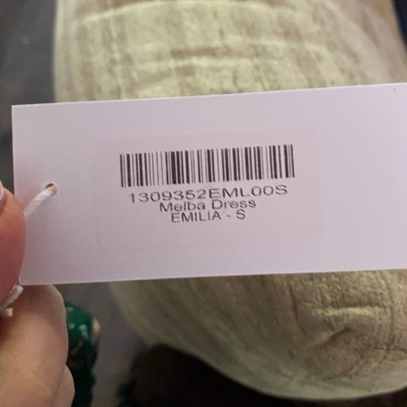 Reformation Melba Dress in Emilia - Picture 5 of 6